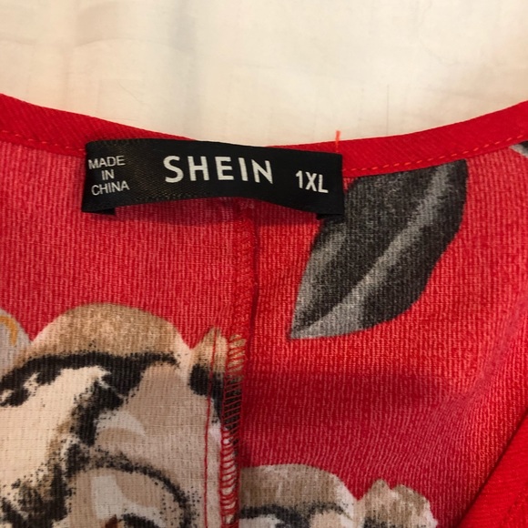 2 for $15 Pretty, red cap sleeve blouse - Picture 3 of 4